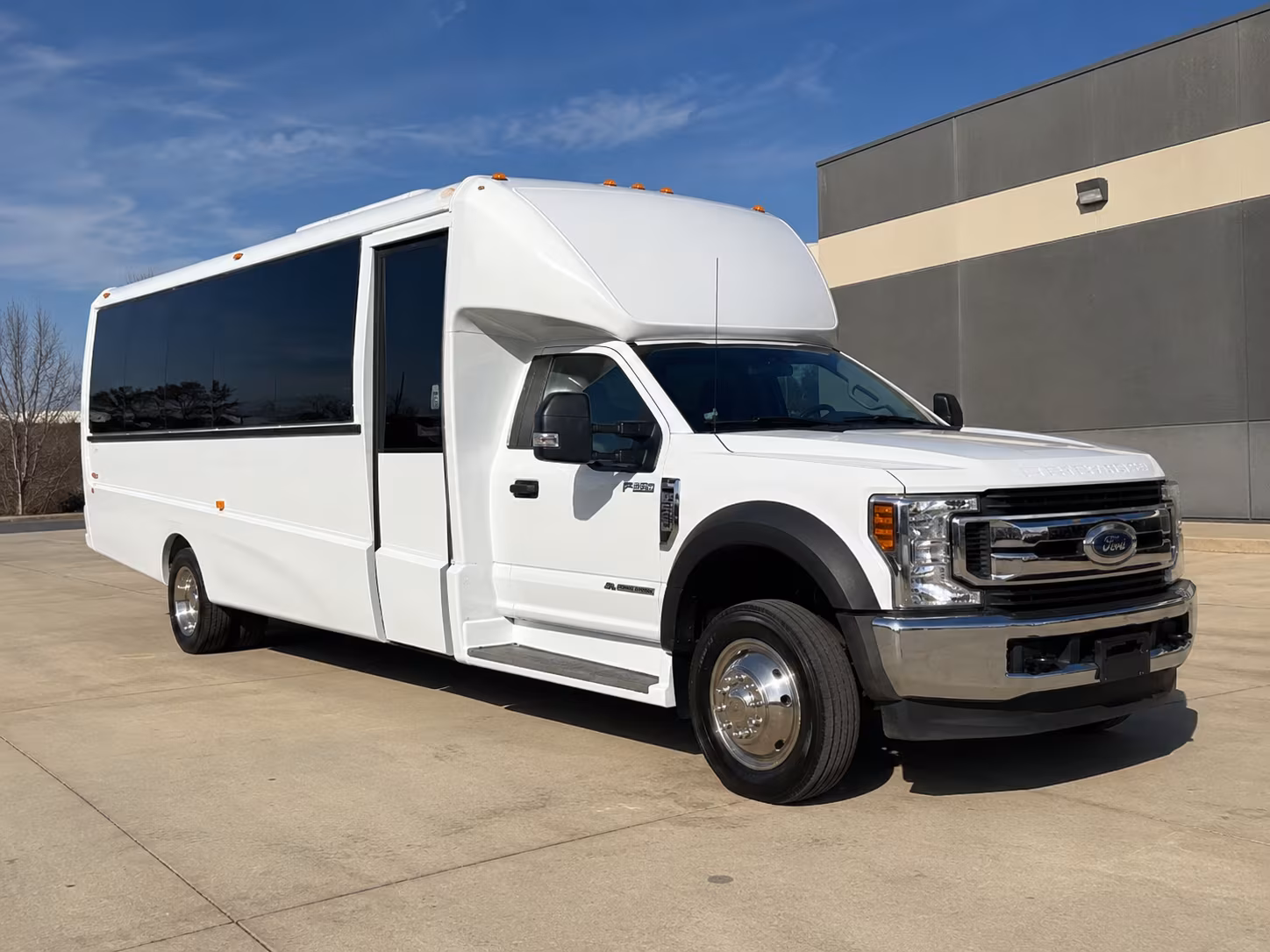 employee shuttle buses for wilmington businesses and corporate campuses