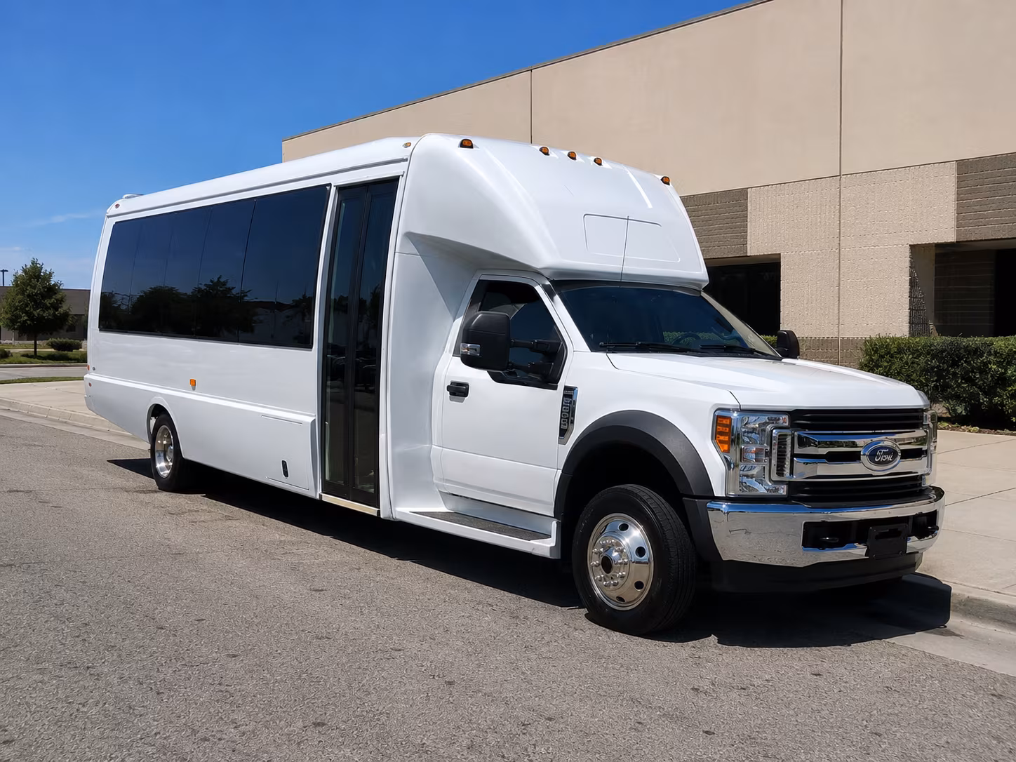 hotel to venue shuttle buses for wilmington corporate events and galas