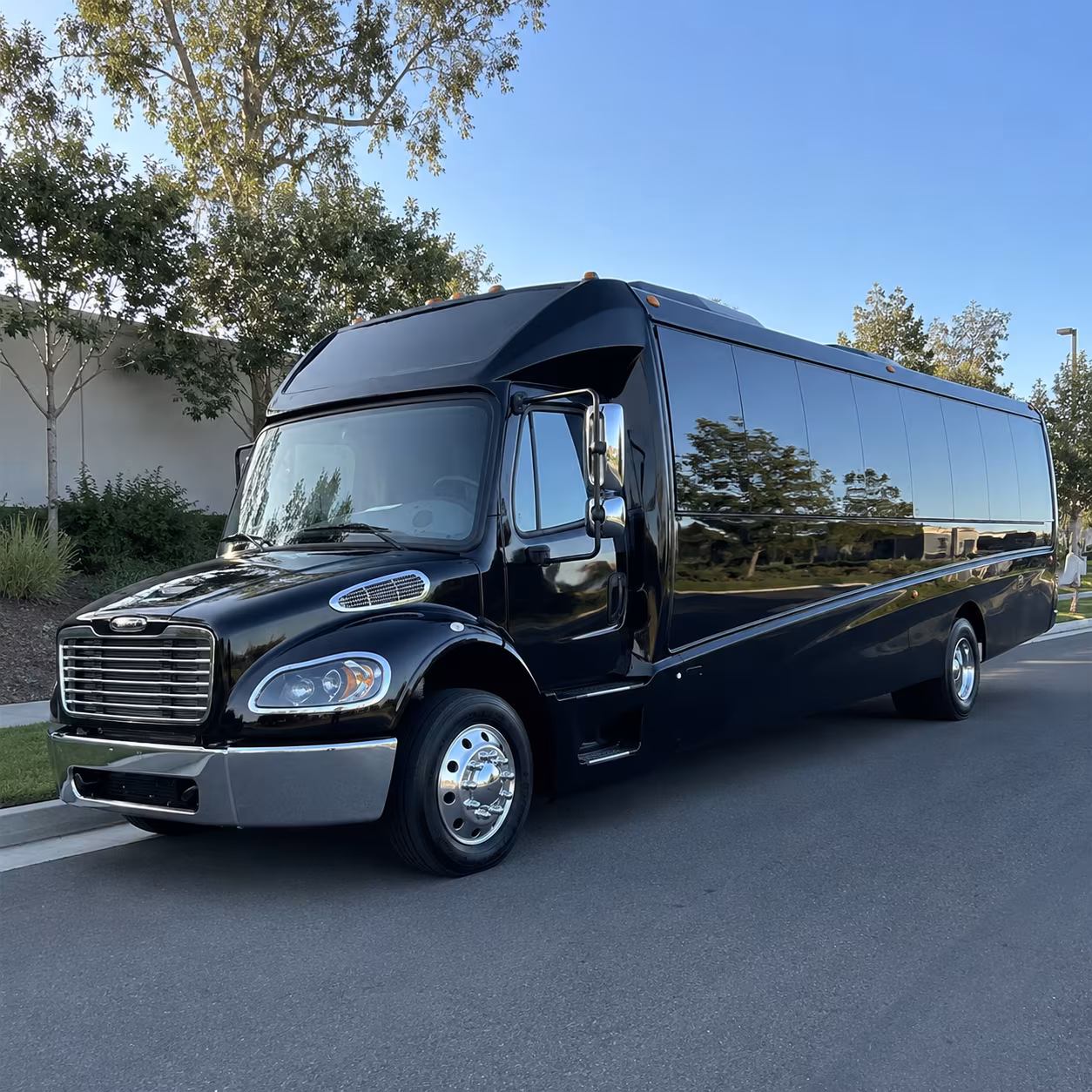 wilmington 15 passenger minibus