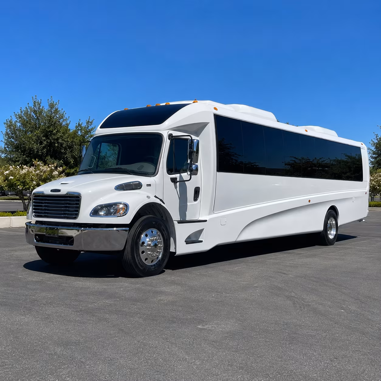 wilmington 30 passenger minibus